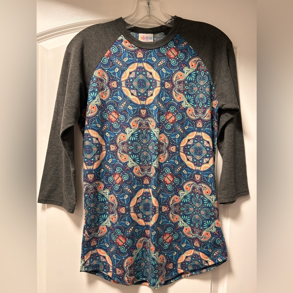 Lula Roe Gray and multi color print knit tee-XS